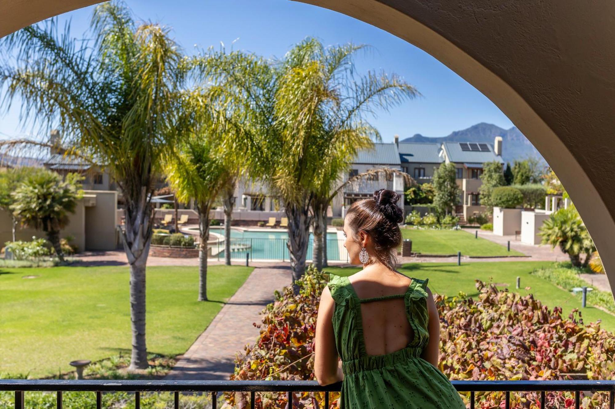 Отель Devonvale Golf & Wine Estate Стелленбос Экстерьер фото